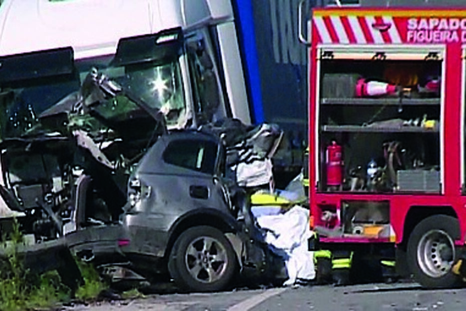 colisão, acidente, camiões, figueira da foz