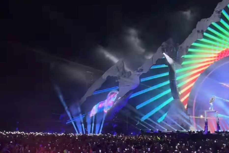 Ambulância no meio do público durante o concerto de Travis Scott