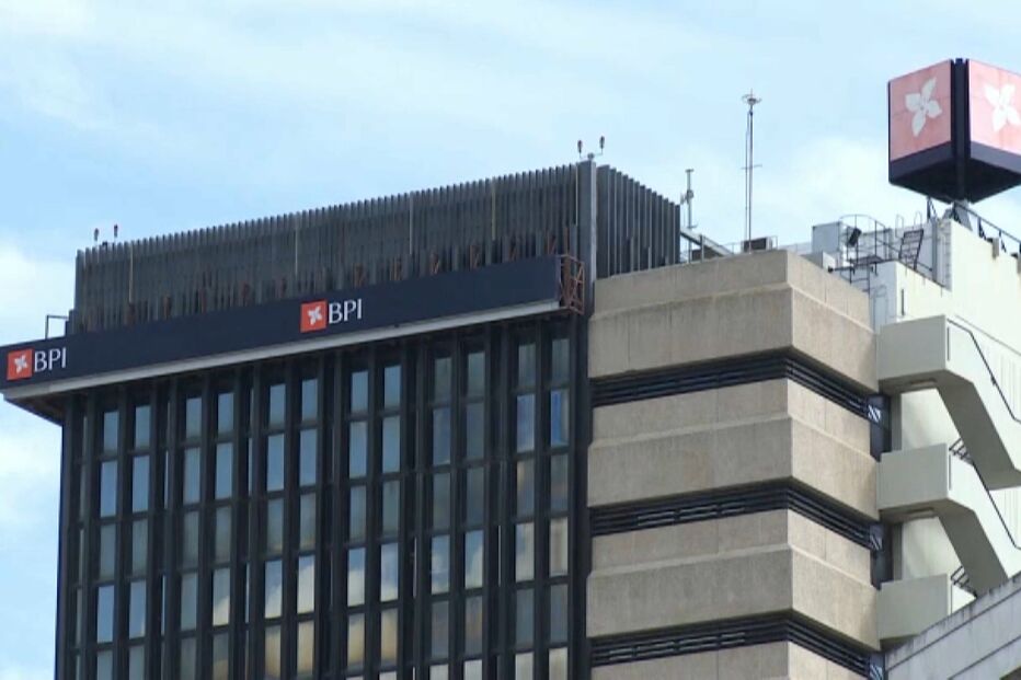 Bancos cobram por dia 4,4 milhões de euros a clientes