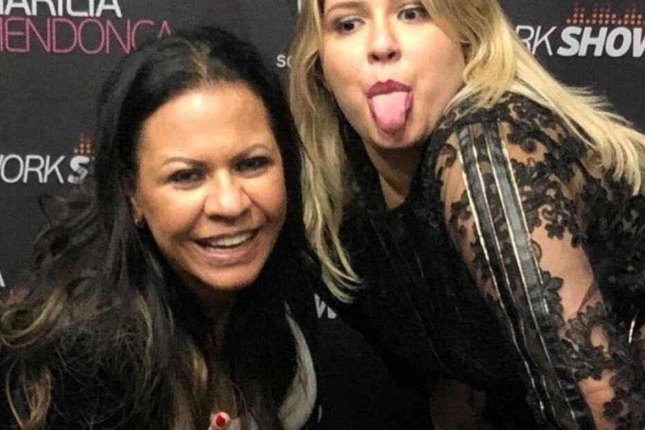 Marília Mendonça e a mãe Ruth Moreira