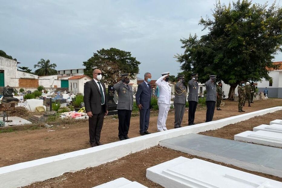 Chefe do Estado-Maior-General das Forças Armadas presta homenagem a militares portugueses sepultados na Guiné-Bissau
