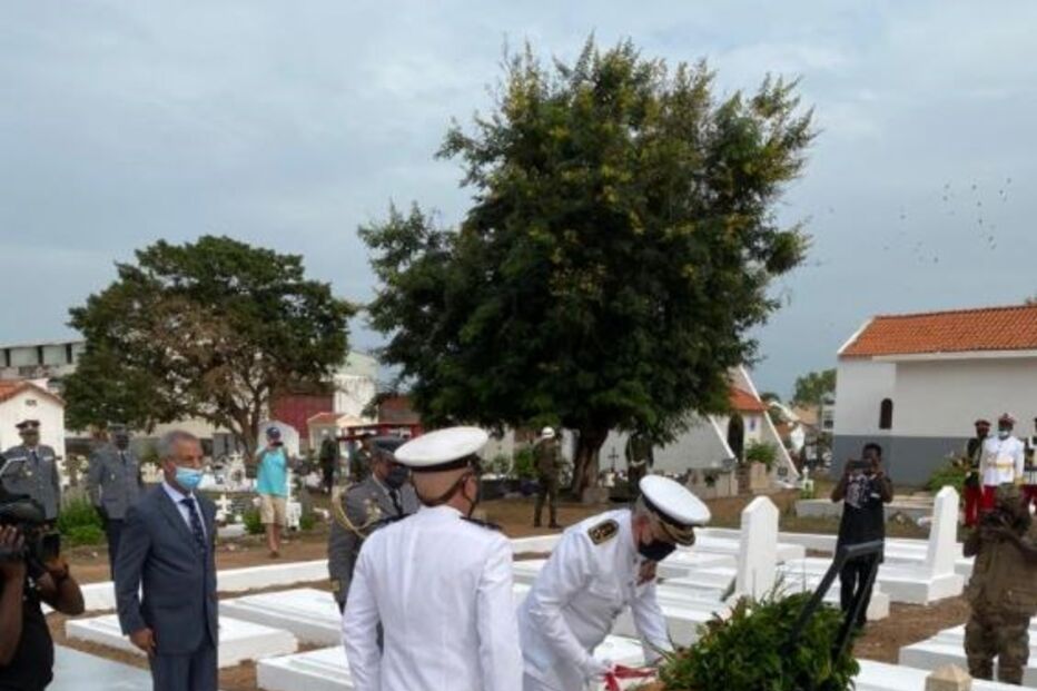 Chefe do Estado-Maior-General das Forças Armadas presta homenagem a militares portugueses sepultados na Guiné-Bissau