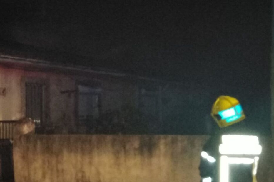 Incêndio destrói casa em Espinho