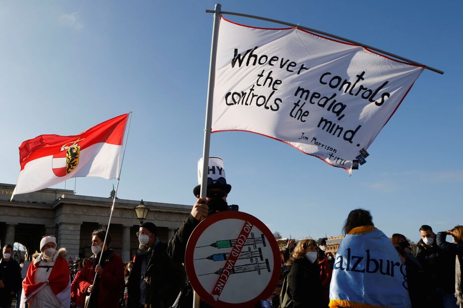 Protestos em Viena contra confinamento e vacinação obrigatória