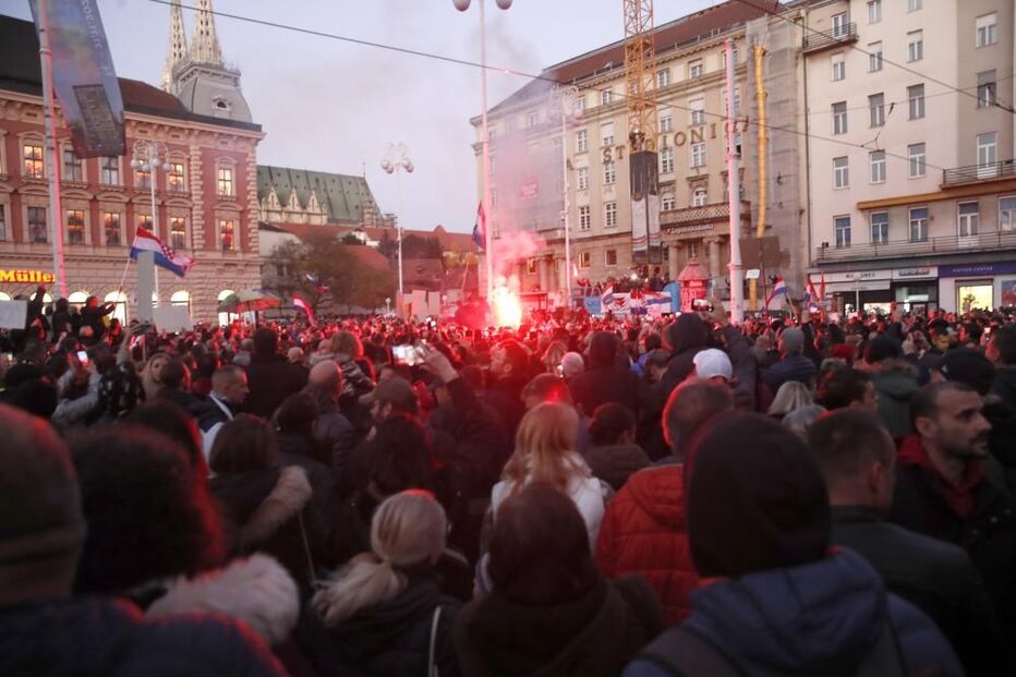 Protestos em vários países europeus contra restrições para conter nova vaga da Covid