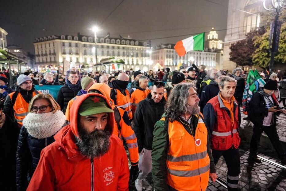 Protestos em vários países europeus contra restrições para conter nova vaga da Covid
