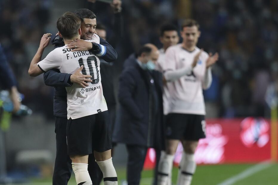 Sérgio Conceição abraça o filho