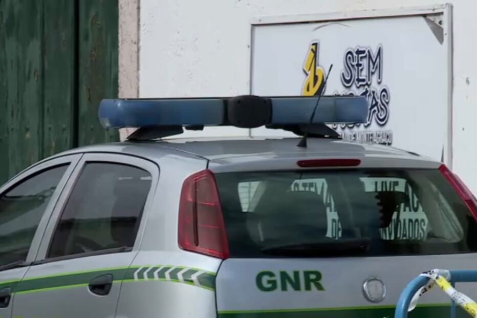 Agente da PSP de folga baleado nas costas em discoteca