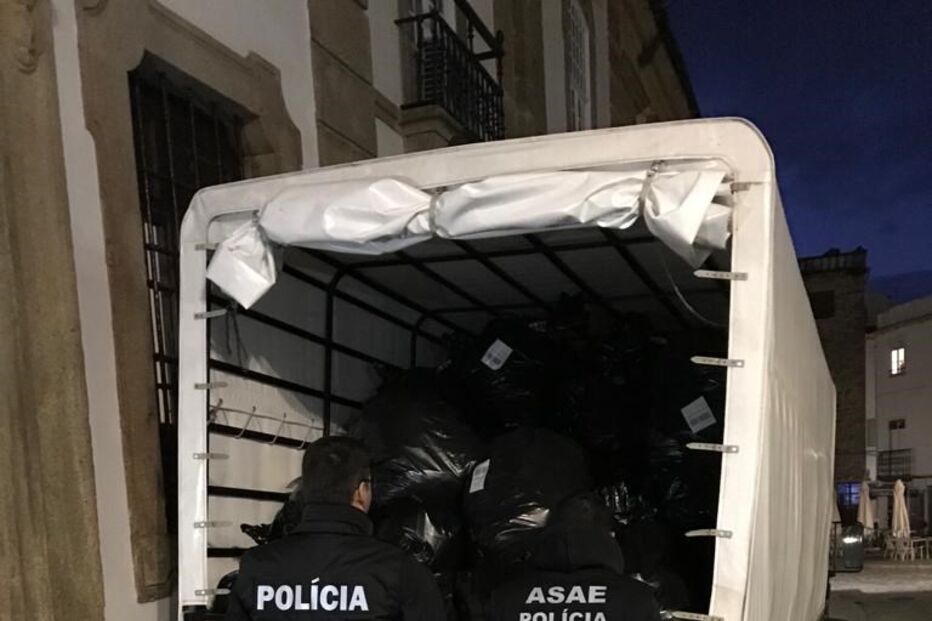 PSP e ASAE apreendem mais de 114 mil euros de artigos contrafeitos no mercado de Portalegre