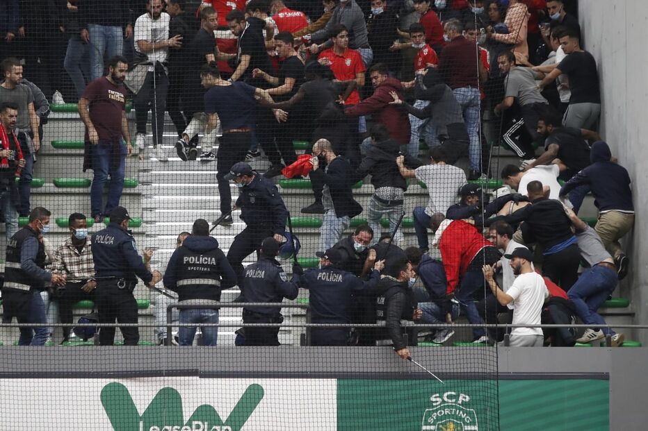 Sporting vence Benfica e assume liderança isolada no nacional de futsal em jogo que terminou com confrontos