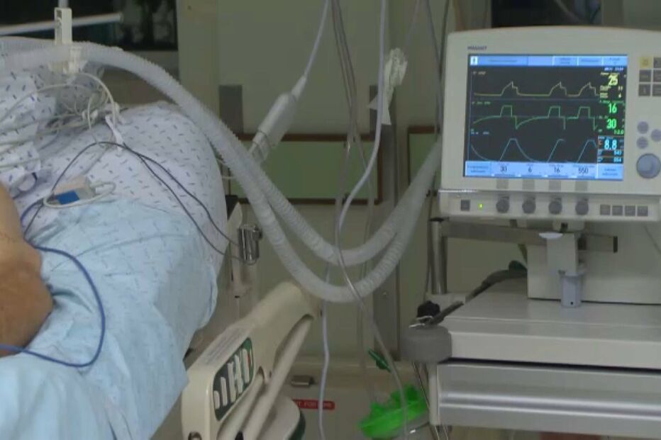 Número de doentes internados com Covid-19 duplica num mês