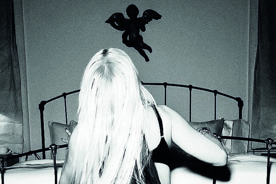 Madonna ‘choca’ com fotos (muito) ousadas