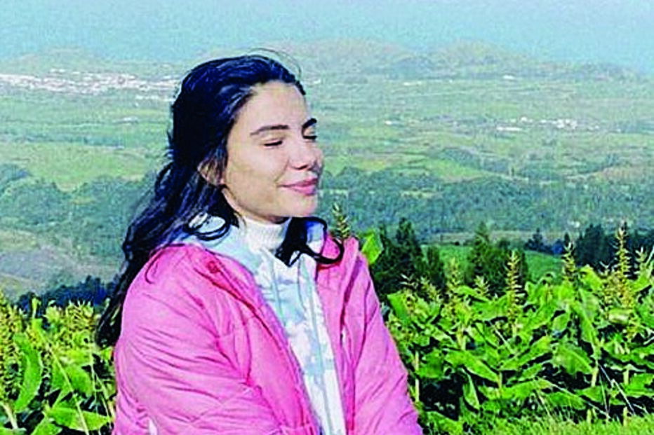 Carolina acompanhada pelos irmãos. Registos foram partilhados online 