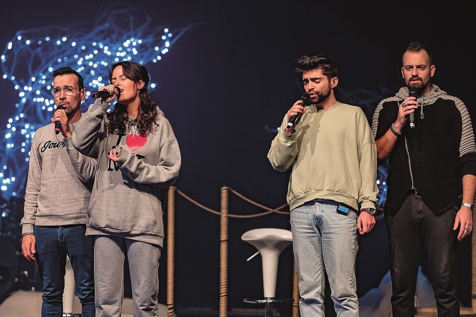 Um elenco com cinco vozes de luxo interpreta clássicos de Natal de quinta a domingo no Casino Estoril  
