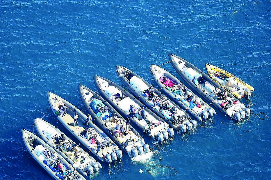 Lanchas rápidas usadas pelas redes de tráfico desde o Norte de África