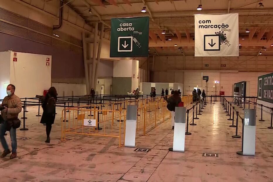 Centro de vacinação na FIL