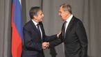 Rússia exige “pacto de segurança” e alerta para “regresso do pesadelo da confrontação militar”
