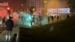 54 detidos, 12 feridos e 17 tiros para o ar durante confrontos entre adeptos antes do jogo entre Benfica-Dínamo Kiev