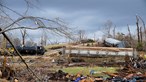 Pelo menos 70 mortos devido à passagem de tornado no Kentucky, EUA