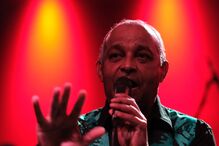 Toy Paris, Manuel Paris, Zé António e Leonel Almeida juntaram-se em palco para homenagear Bana