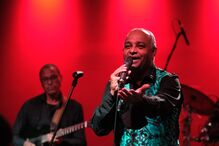 Toy Paris, Manuel Paris, Zé António e Leonel Almeida juntaram-se em palco para homenagear Bana