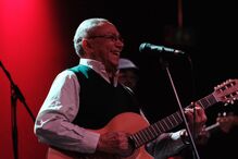 Toy Paris, Manuel Paris, Zé António e Leonel Almeida juntaram-se em palco para homenagear Bana