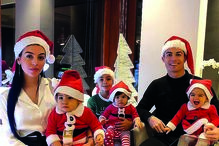 Cristiano Ronaldo com a família no Natal