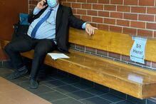 Advogado de João Rendeiro a consultar o processo