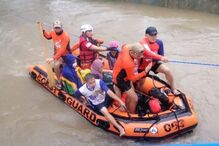 Milhares de filipinos procuram refúgio com aproximação de tufão Rai