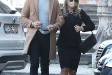 Família e amigos em lágrimas no último adeus ao ator Rogério Samora