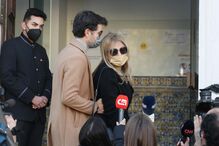 Família e amigos em lágrimas no último adeus ao ator Rogério Samora