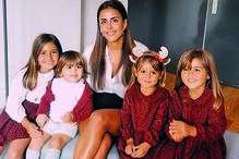 Carolina Patrocínio com  os quatro filhos