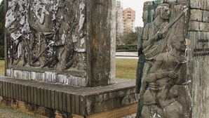 Mudar localização de monumento revolta vidreiros na Marinha Grande