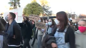 Centenas de alunos manifestam-se contra assédio sexual na Universidade do Minho