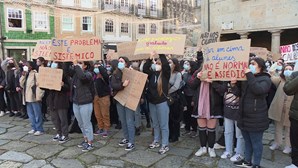 Centenas de pessoas manifestam-se contra assédio sexual na Universidade do Minho 