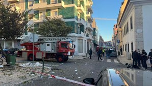 Forte explosão de gás abala prédio nas Amoreiras, em Lisboa. Há três feridos