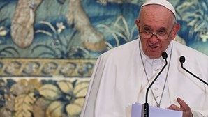 Papa alerta para "retrocesso da democracia" na Europa e no resto do mundo