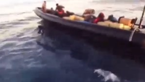 GNR e autoridades espanholas perseguem barco com droga em alto mar. Duas toneladas de haxixe apreendidas