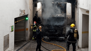 Fogo deflagra em camião no acesso a supermercado em Castelo Branco