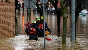 Tempestade no norte de Espanha já causou a morte de uma pessoa