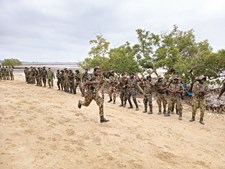Formação de fuzileiros moçambicanos é realizada por militares de elite portugueses 