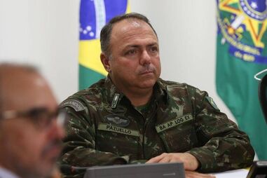 Ex-ministro da Saúde do Brasil Eduardo Pazzuelo sofre acidente no Rio de Janeiro