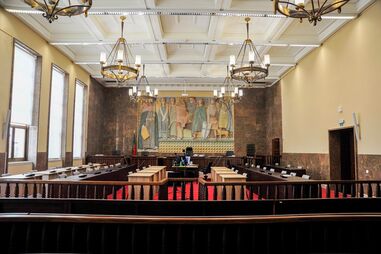 Tribunal, julgamento