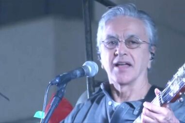 Caetano Veloso testa positivo à Covid-19