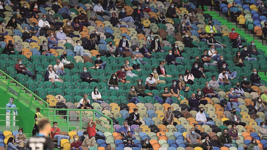 Limite de espectadores nos estádios pode ser fixado nos 5 mil bilhetes, mas essa decisão será de cada clube 