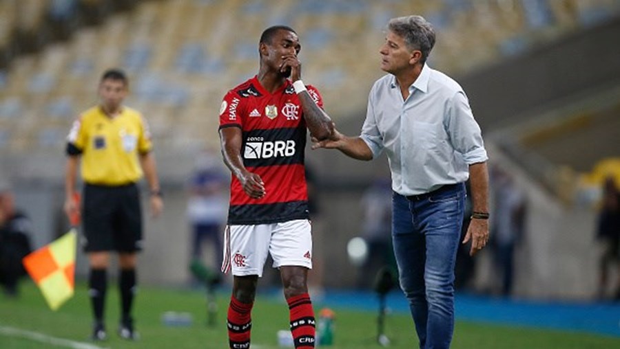 Ramon, lateral esquerdo do Flamengo