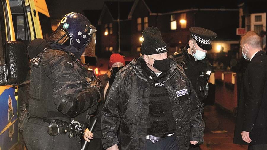 Boris Johnson acompanhou operação policial contra o tráfico em Liverpool