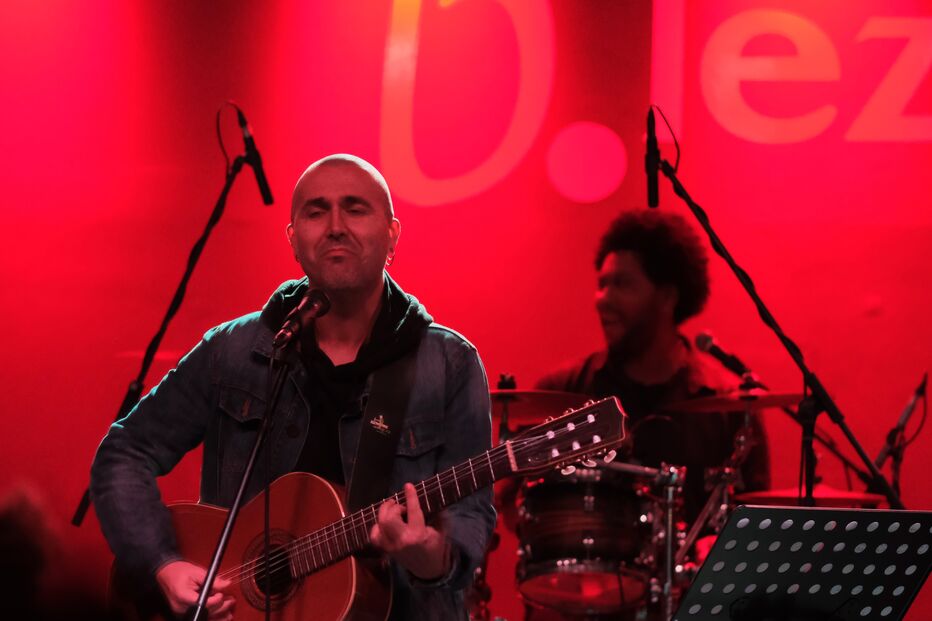 Toy Paris, Manuel Paris, Zé António e Leonel Almeida juntaram-se em palco para homenagear Bana