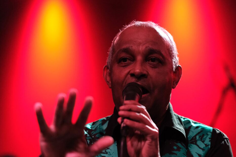 Toy Paris, Manuel Paris, Zé António e Leonel Almeida juntaram-se em palco para homenagear Bana