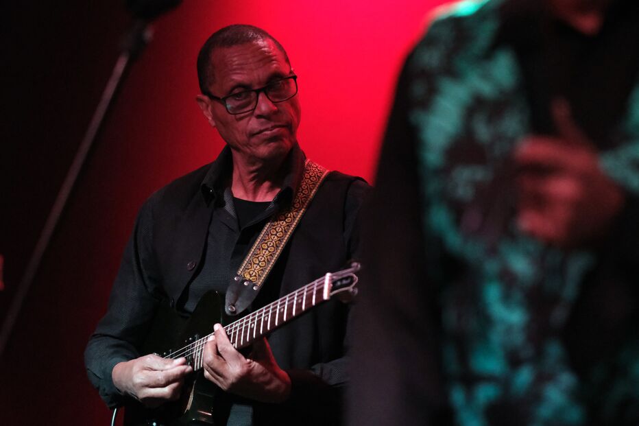 Toy Paris, Manuel Paris, Zé António e Leonel Almeida juntaram-se em palco para homenagear Bana